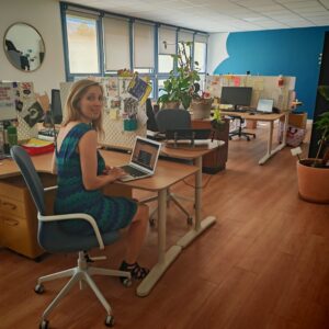 Marie-Theres Dubois au bureau